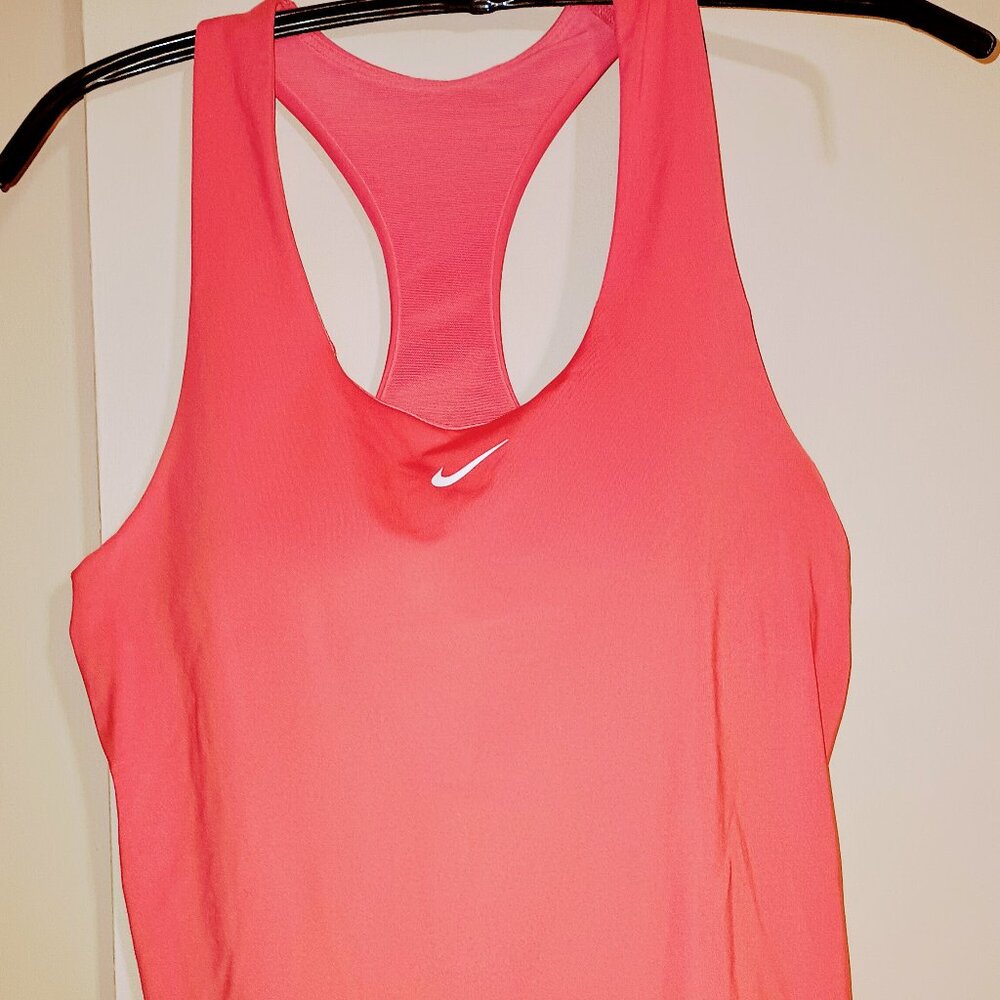 Nike workout tank top